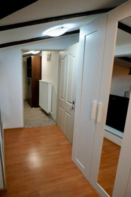 2-Room Cozy Retreat Near City Center ブカレスト エクステリア 写真